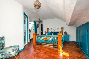 Photo 40- click for photo gallery